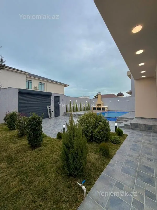 Satılır 5 otaqlı həyət evi 300 m²