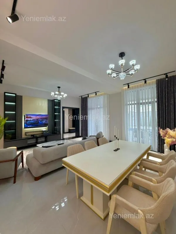 Satılır 5 otaqlı həyət evi 300 m²