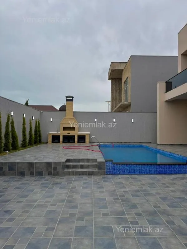 Satılır 5 otaqlı həyət evi 300 m²