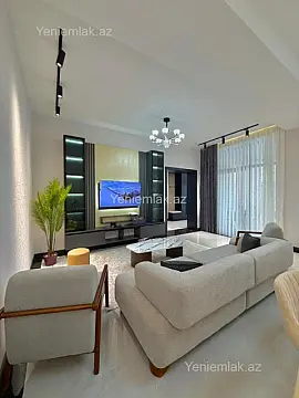 Satılır 5 otaqlı həyət evi 300 m²