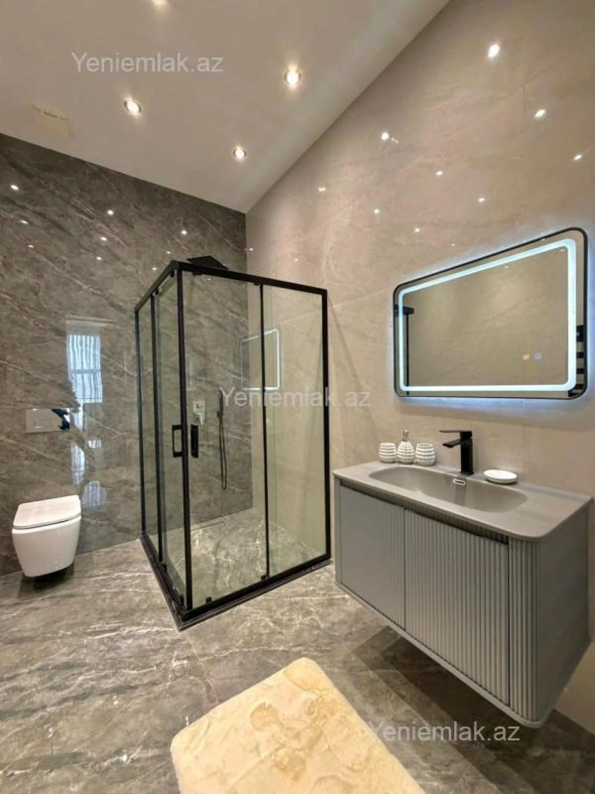 Satılır 5 otaqlı həyət evi 300 m²