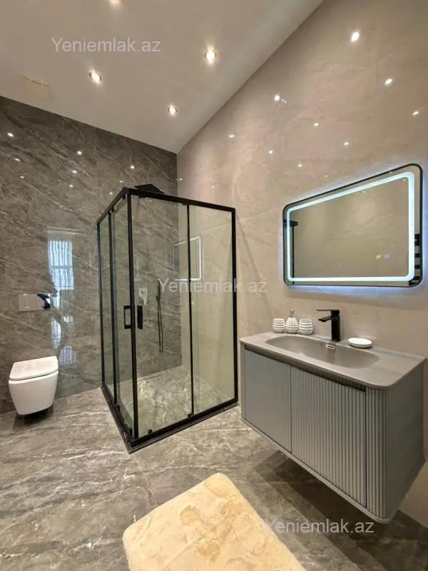 Satılır 5 otaqlı həyət evi 300 m²