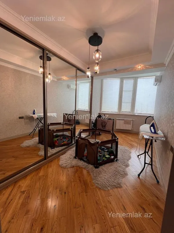 Satılır 4 otaqlı yeni tikili 195 m²