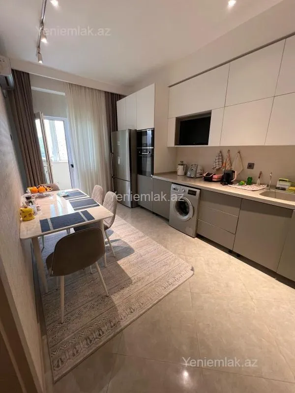 Satılır 4 otaqlı yeni tikili 195 m²