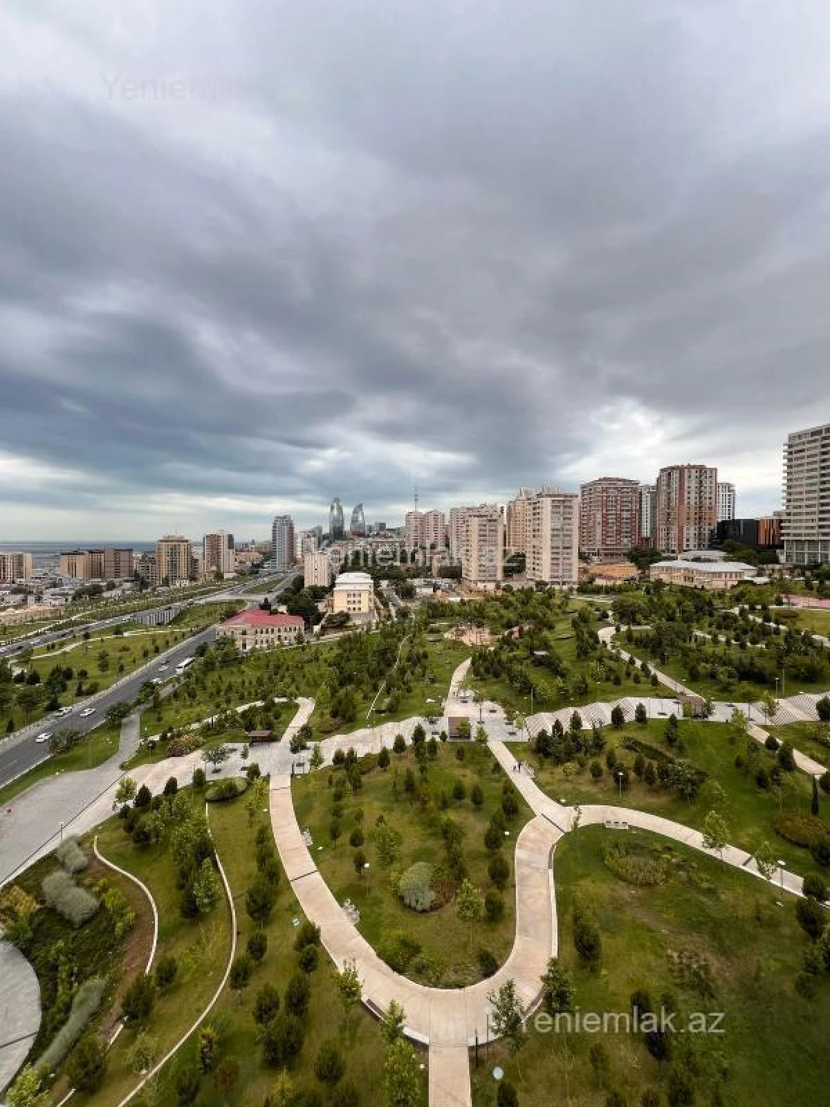 Satılır 4 otaqlı yeni tikili 195 m²