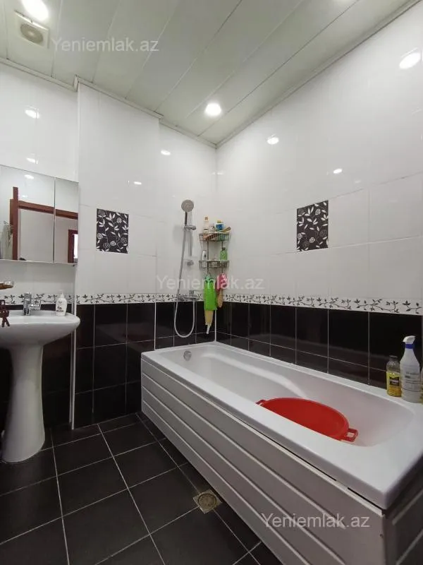 Satılır 2 otaqlı yeni tikili 81 m²