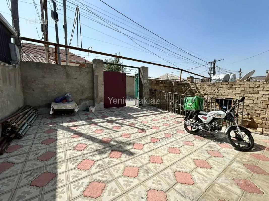Satılır 5 otaqlı həyət evi 130 m²