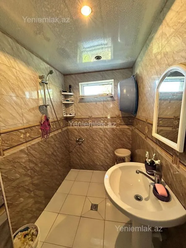 Satılır 5 otaqlı həyət evi 130 m²