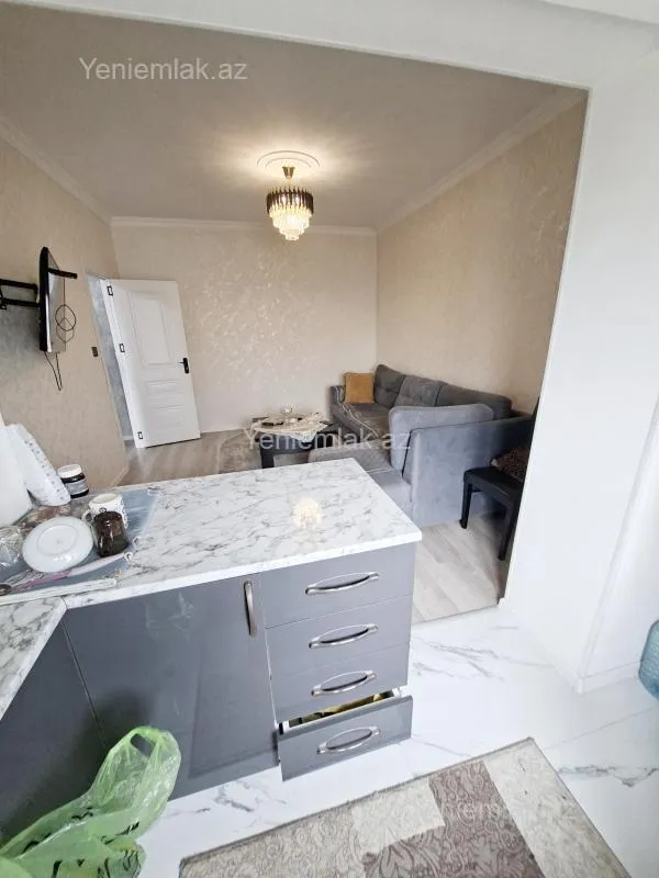 Satılır 2 otaqlı köhnə tikili 40 m²