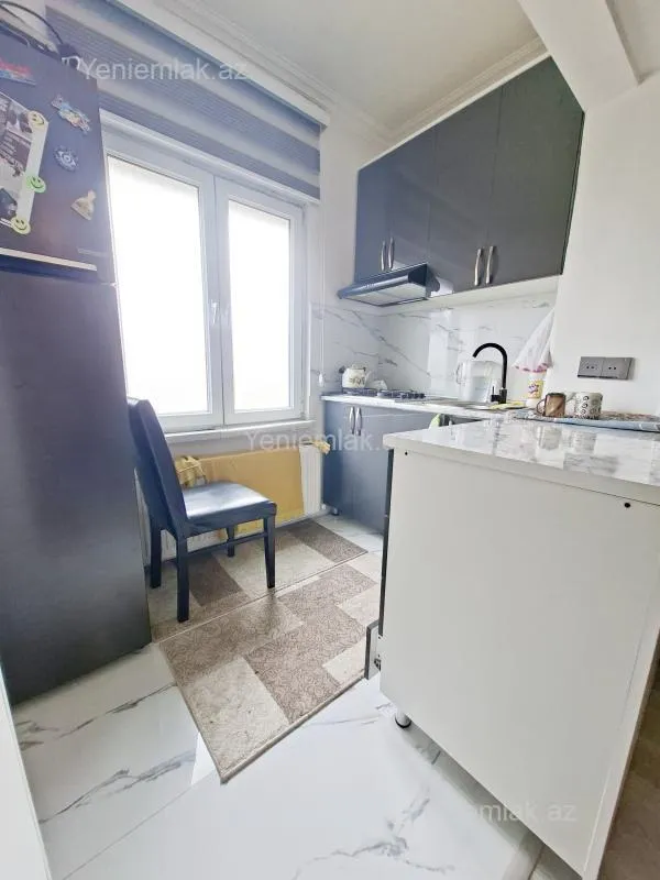 Satılır 2 otaqlı köhnə tikili 40 m²