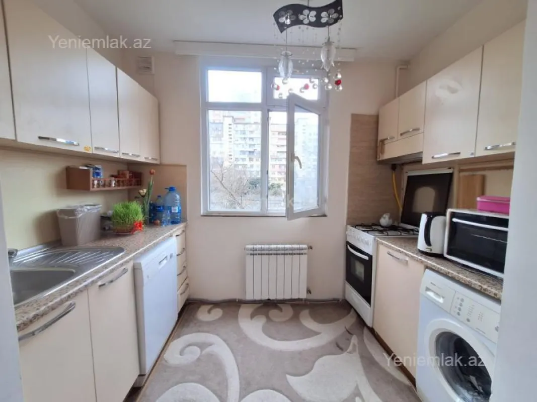 Satılır 2 otaqlı köhnə tikili 55 m²