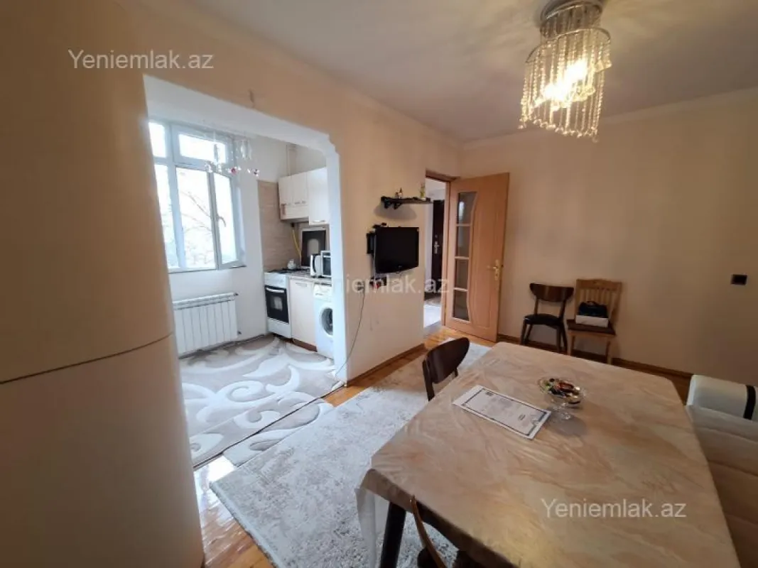 Satılır 2 otaqlı köhnə tikili 55 m²