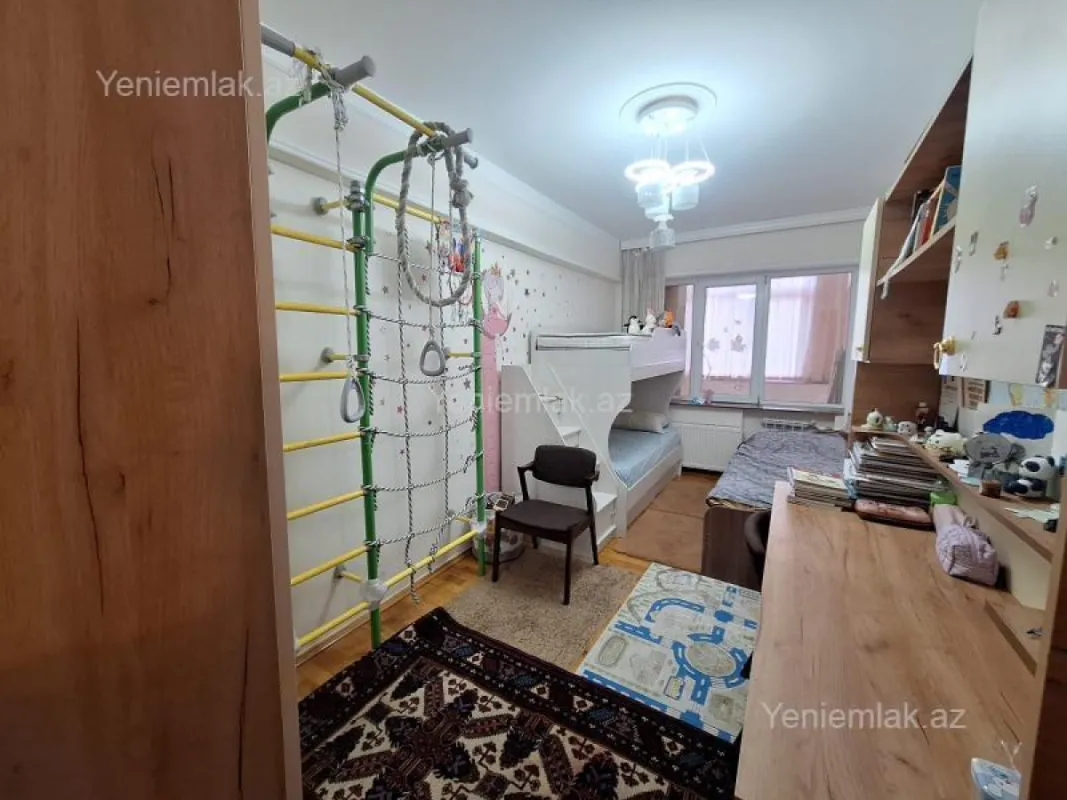 Satılır 2 otaqlı köhnə tikili 55 m²