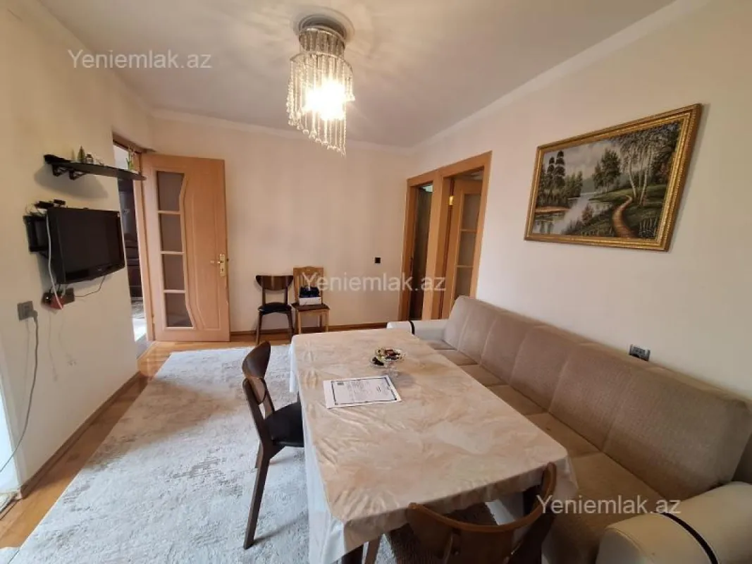 Satılır 2 otaqlı köhnə tikili 55 m²