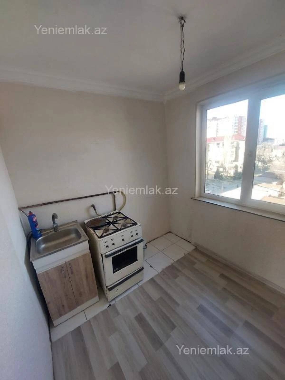 Satılır 3 otaqlı köhnə tikili 72 m²