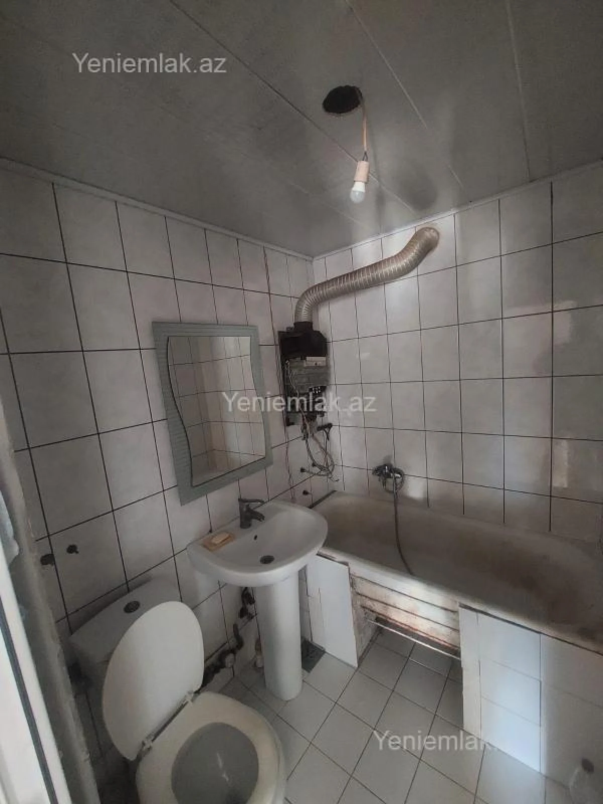 Satılır 3 otaqlı köhnə tikili 72 m²