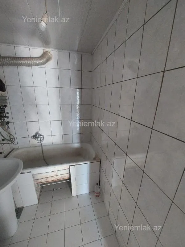 Satılır 3 otaqlı köhnə tikili 72 m²
