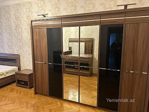 Satılır 3 otaqlı yeni tikili 180 m²