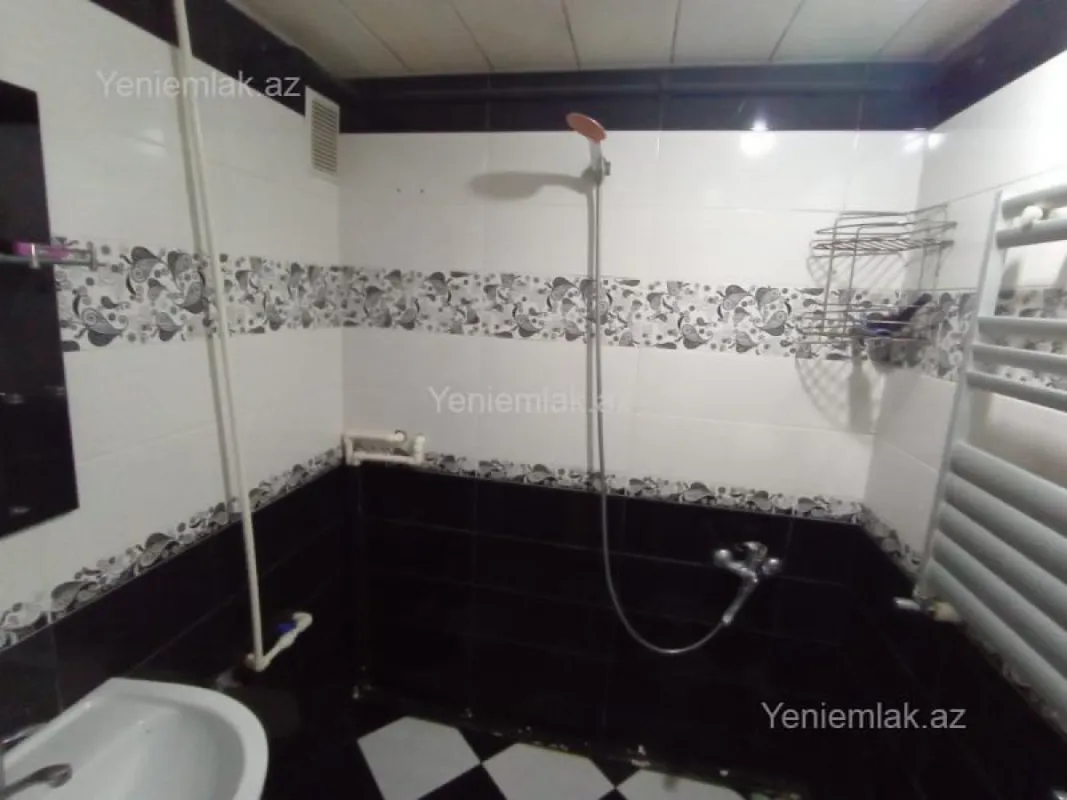 Satılır 3 otaqlı köhnə tikili 72 m²