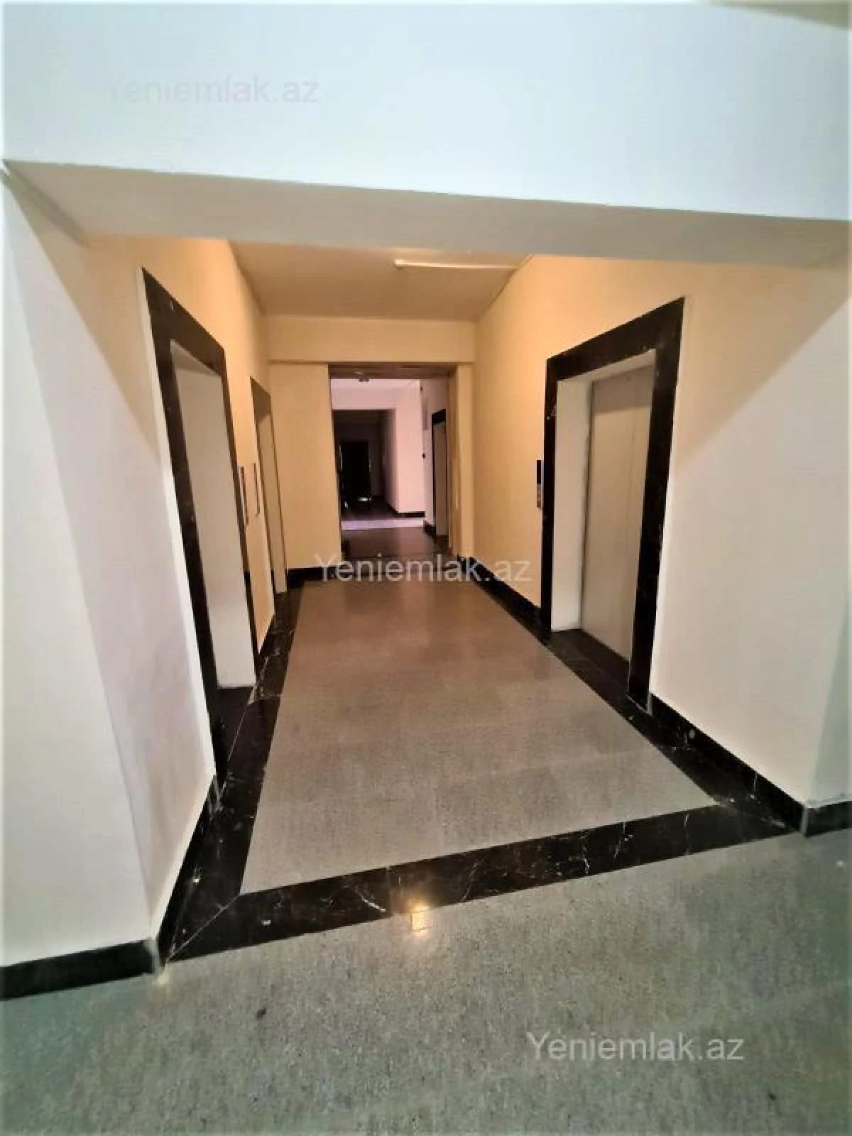 Satılır 4 otaqlı yeni tikili 176.5 m²