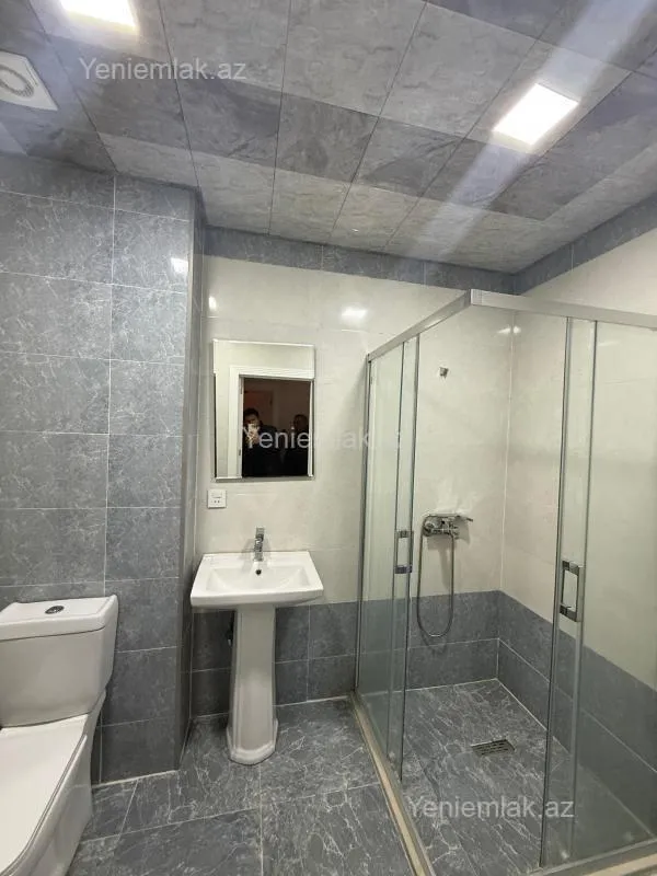 Satılır 2 otaqlı yeni tikili 75 m²