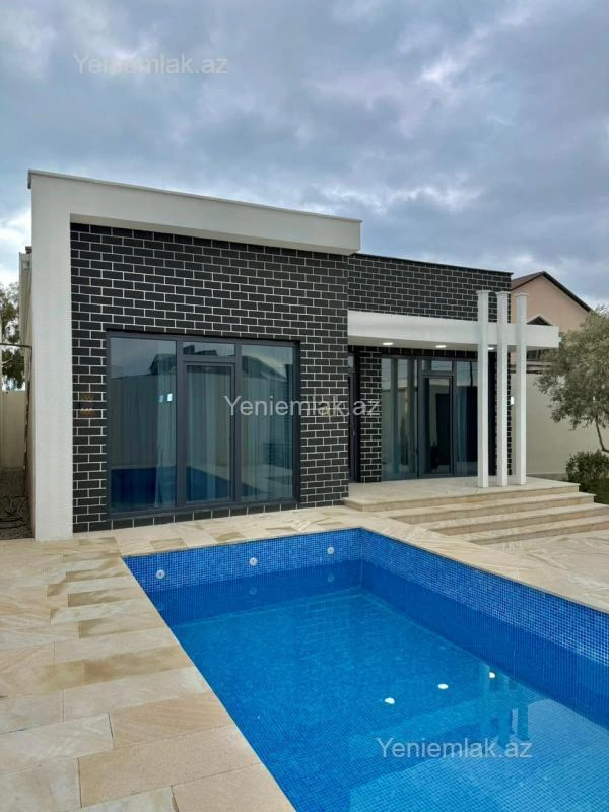 Satılır 4 otaqlı həyət evi 160 m²