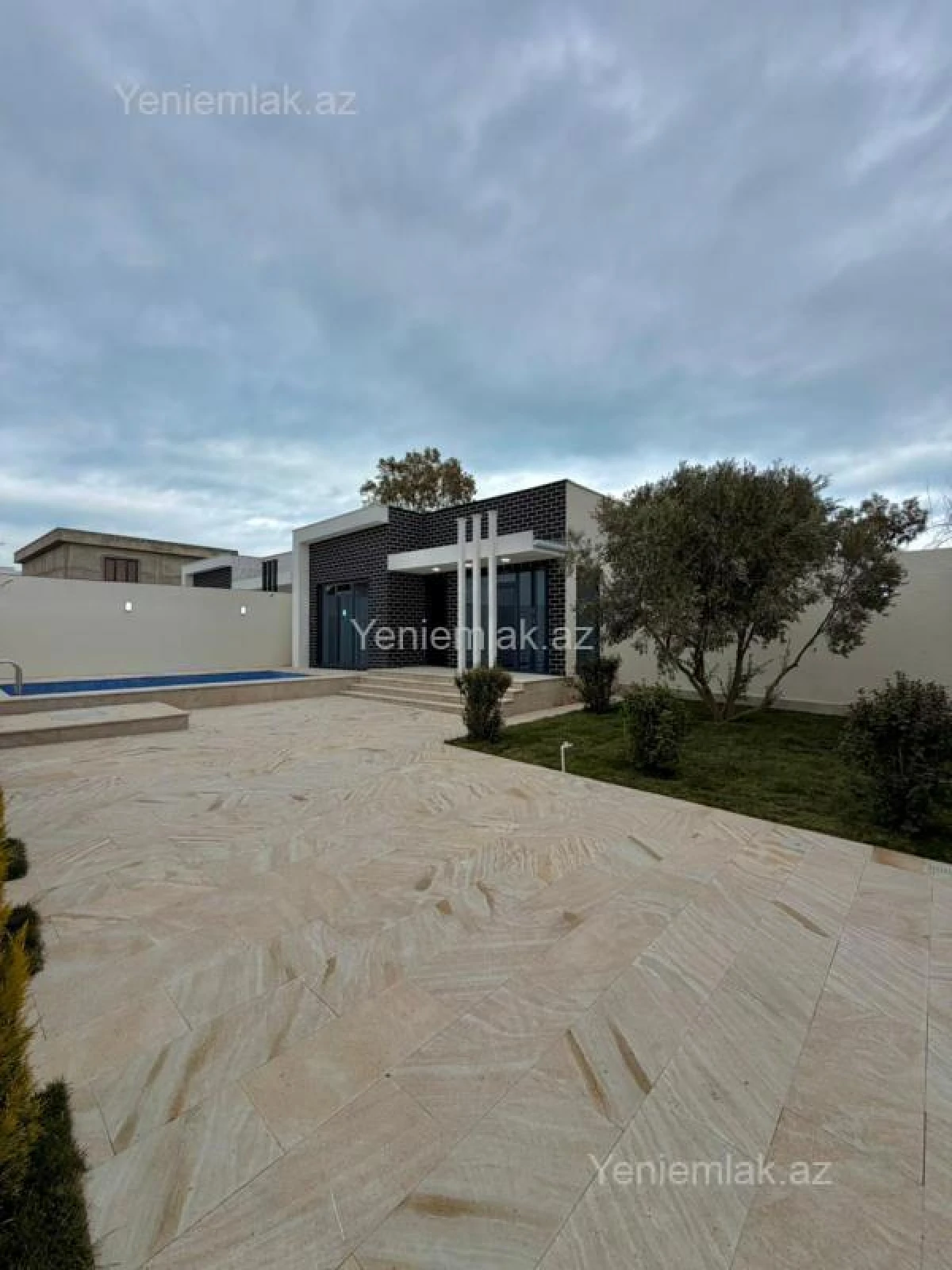 Satılır 4 otaqlı həyət evi 160 m²