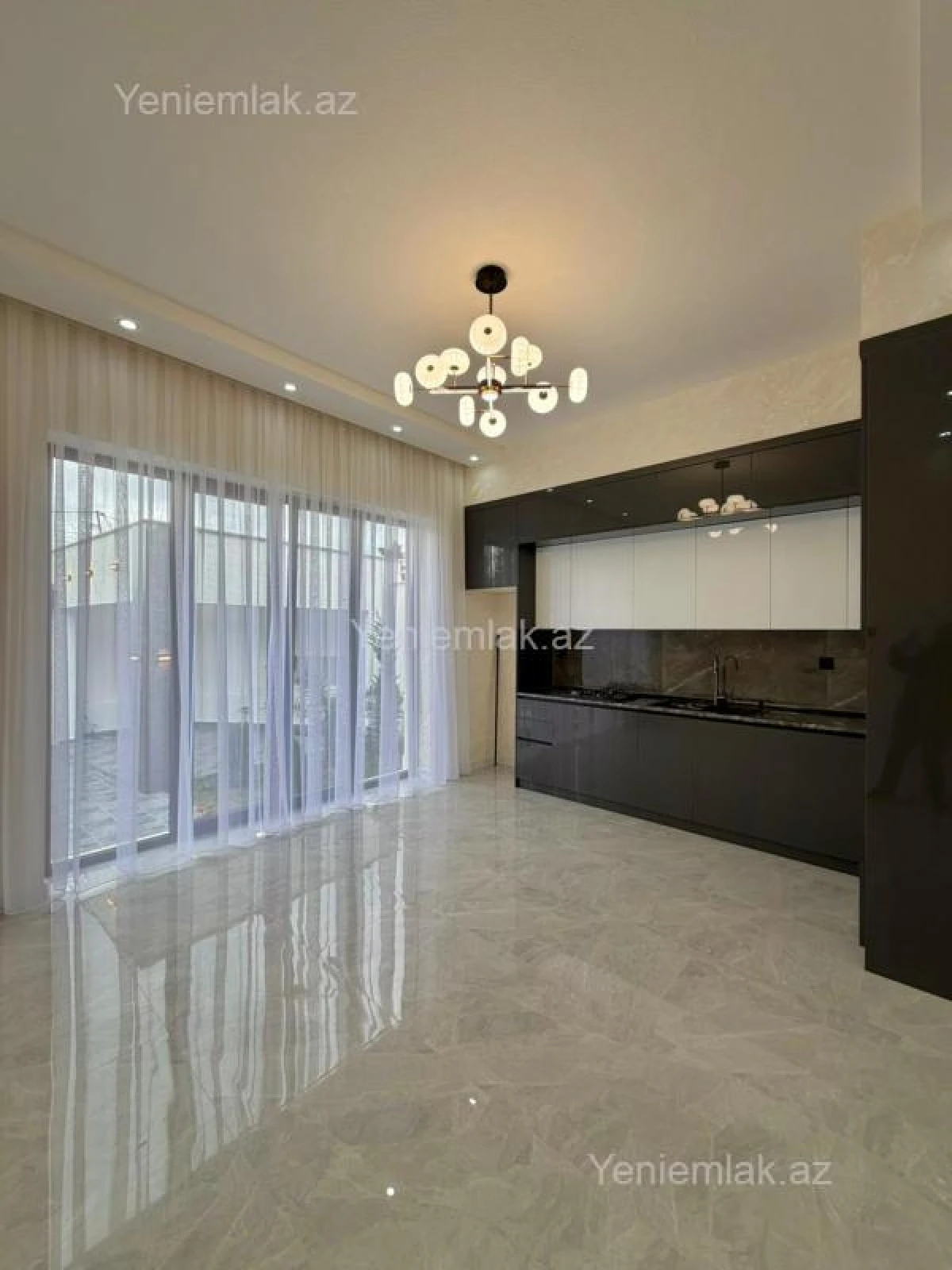 Satılır 4 otaqlı həyət evi 160 m²