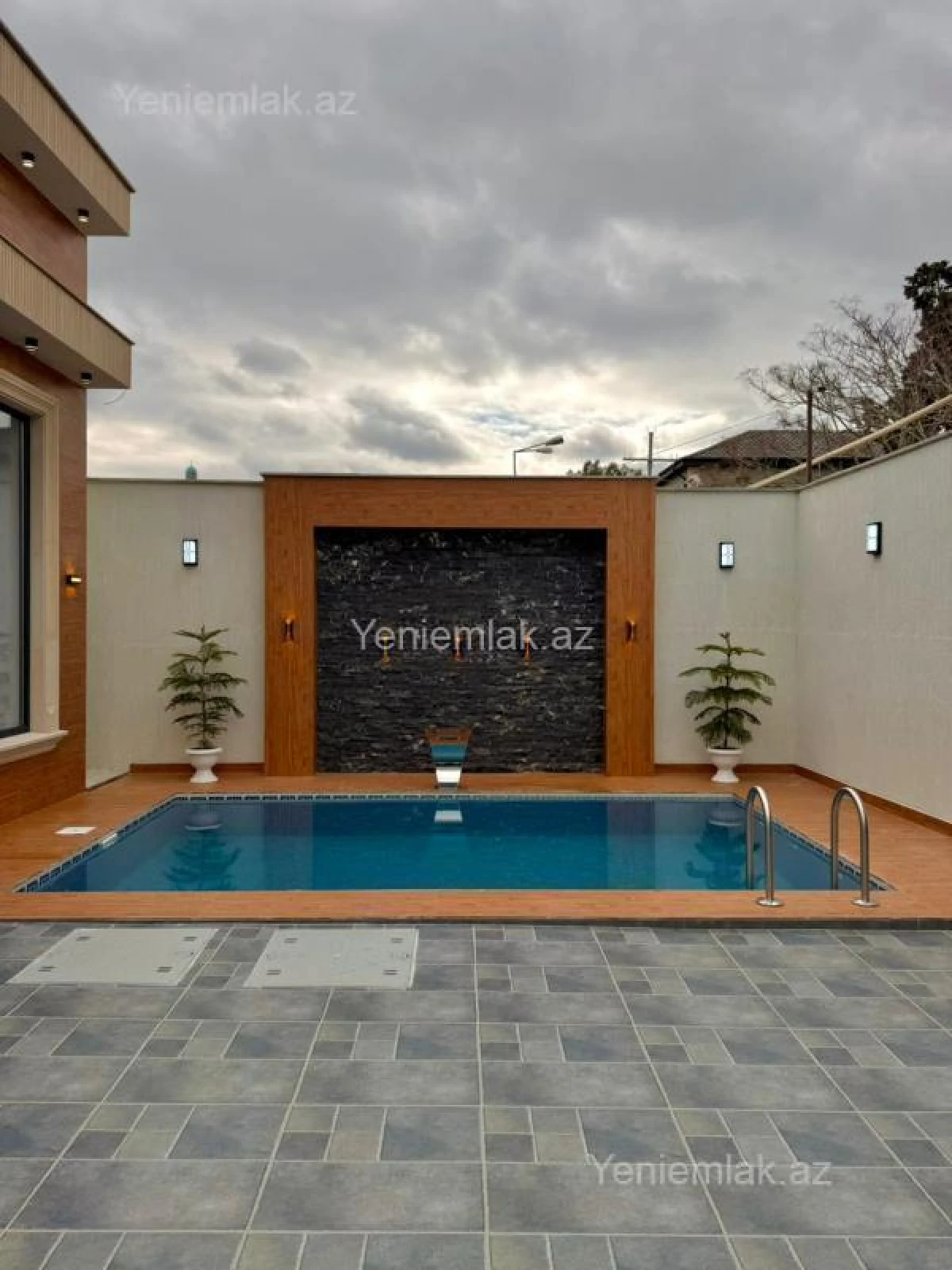 Satılır 4 otaqlı həyət evi 160 m²