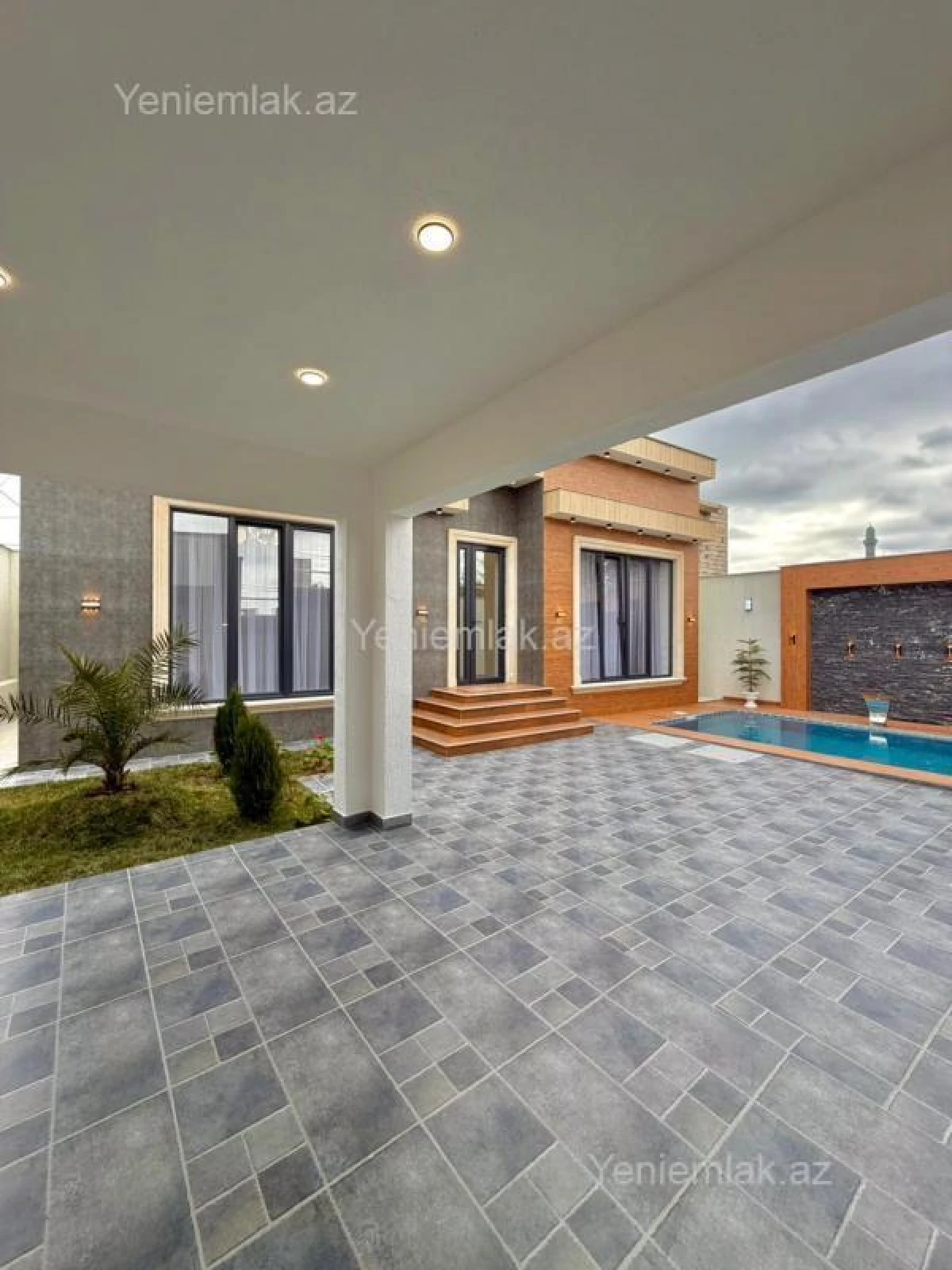 Satılır 4 otaqlı həyət evi 160 m²