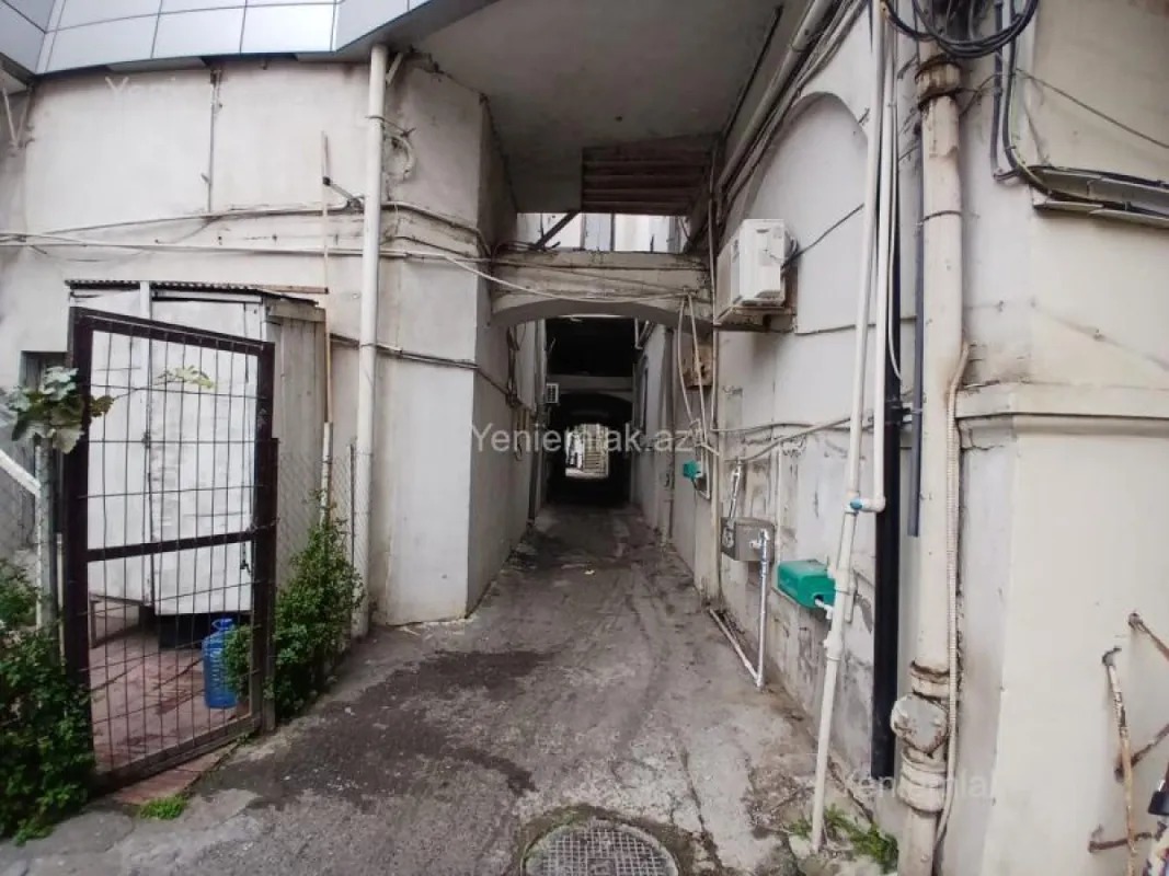 Satılır 2 otaqlı köhnə tikili 57 m²