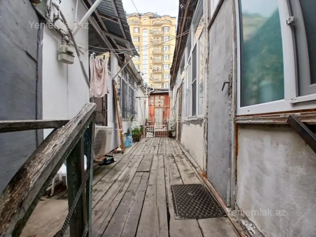 Satılır 2 otaqlı köhnə tikili 57 m²