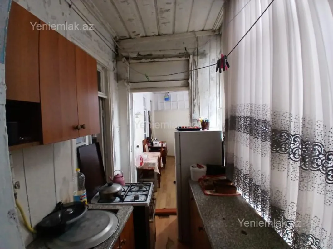 Satılır 2 otaqlı köhnə tikili 57 m²