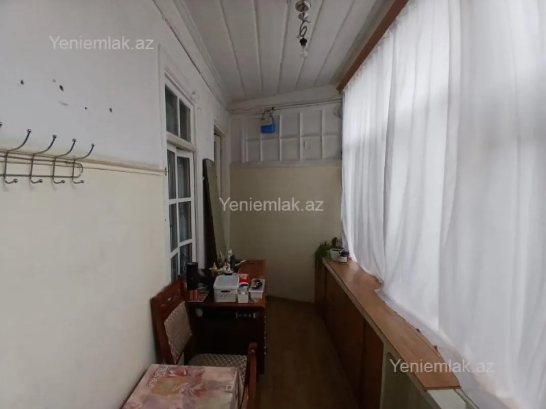 Satılır 2 otaqlı köhnə tikili 57 m²