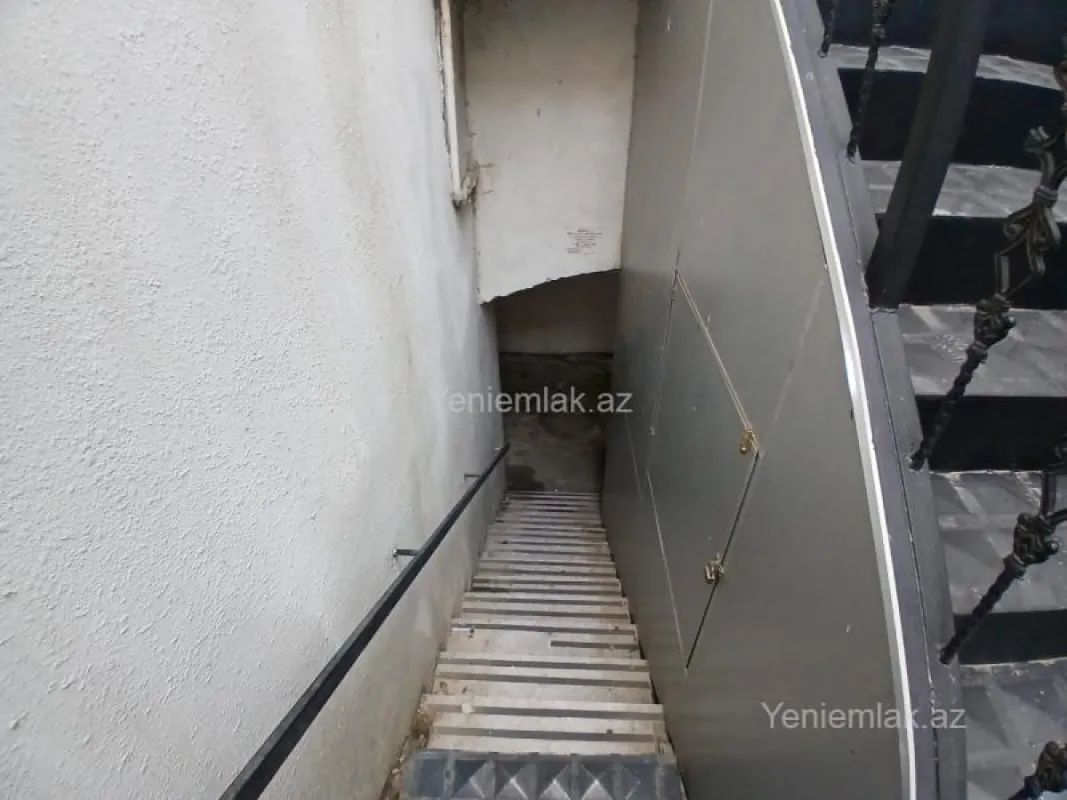 Satılır 2 otaqlı köhnə tikili 57 m²