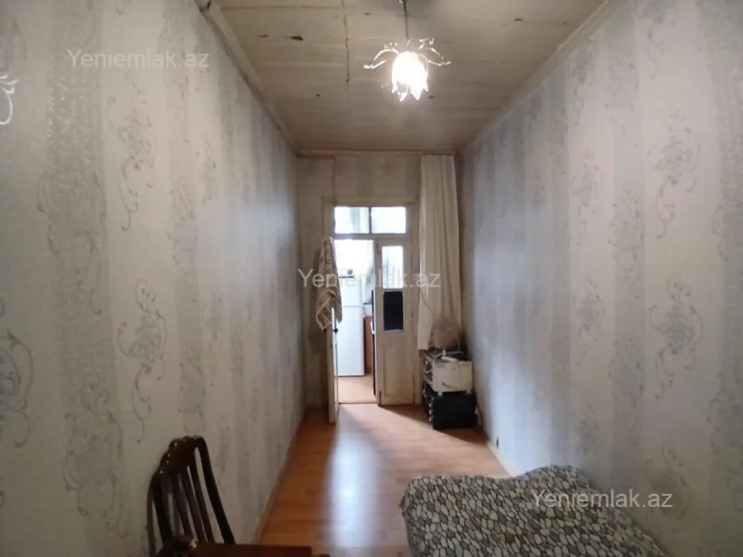 Satılır 2 otaqlı köhnə tikili 57 m²