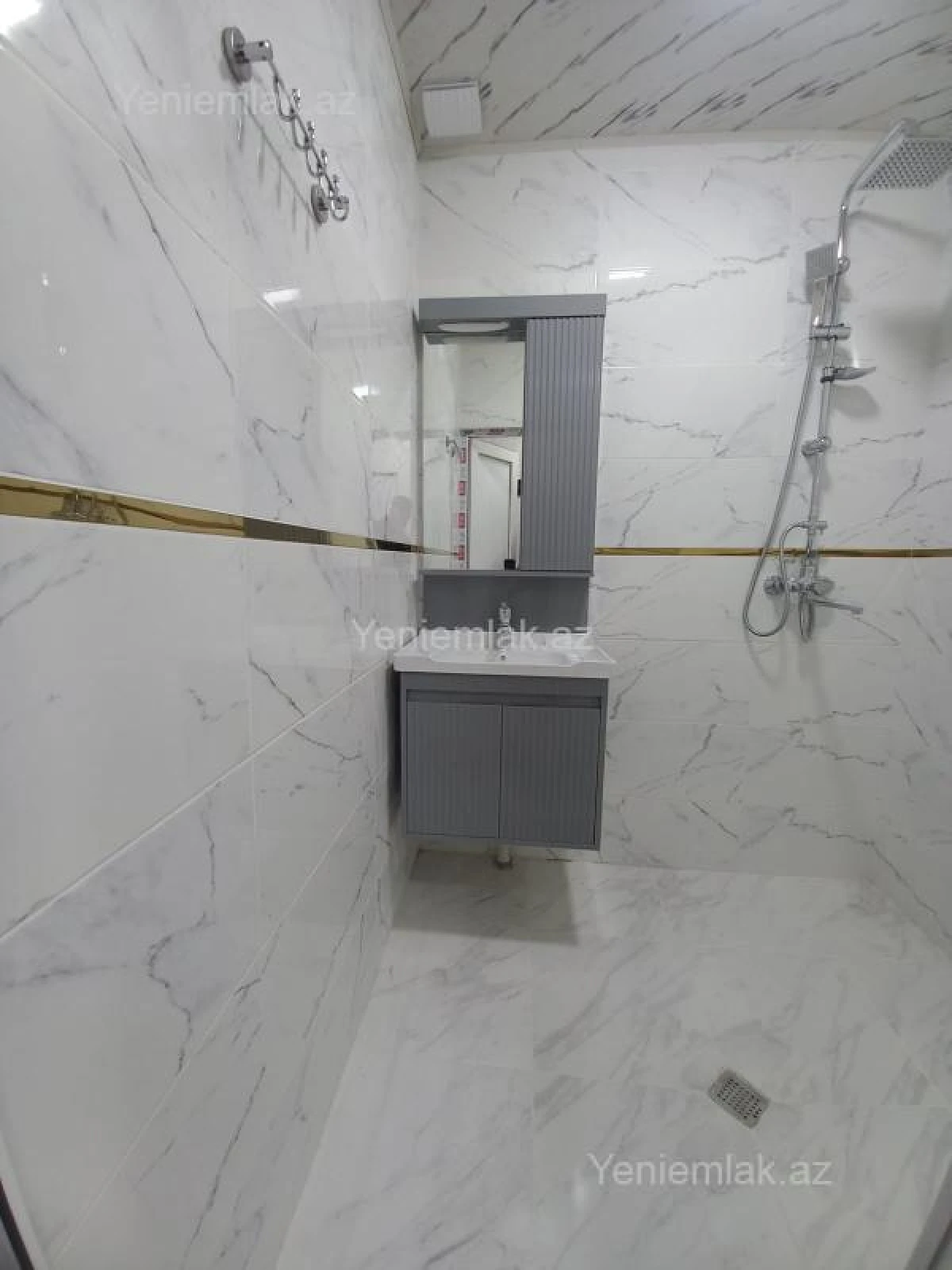 Satılır 3 otaqlı köhnə tikili 60 m²