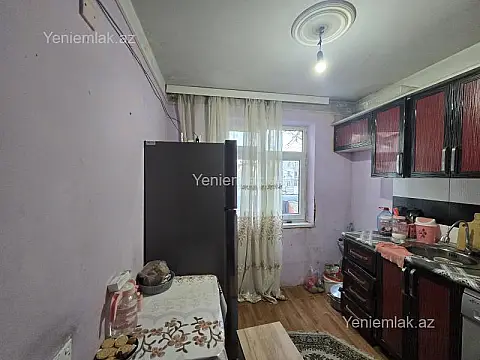 Satılır 1 otaqlı köhnə tikili 30 m²