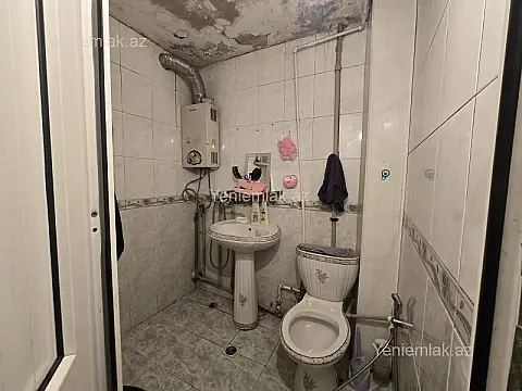Satılır 1 otaqlı köhnə tikili 30 m²