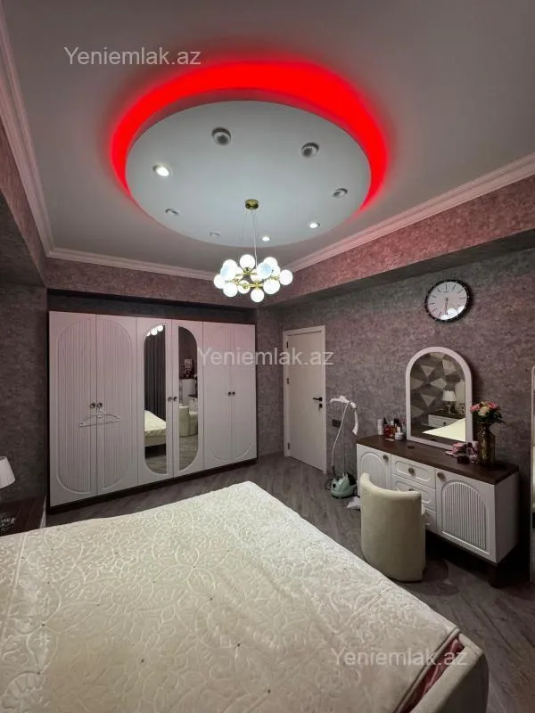 Satılır 3 otaqlı yeni tikili 100 m²