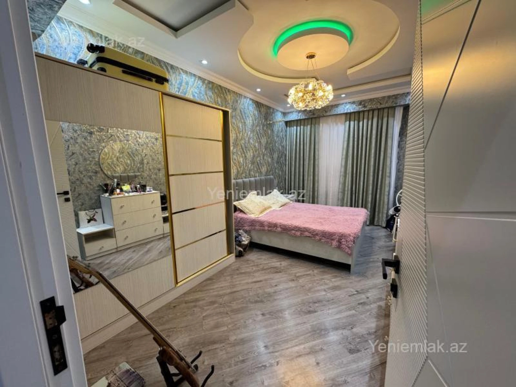 Satılır 3 otaqlı yeni tikili 100 m²