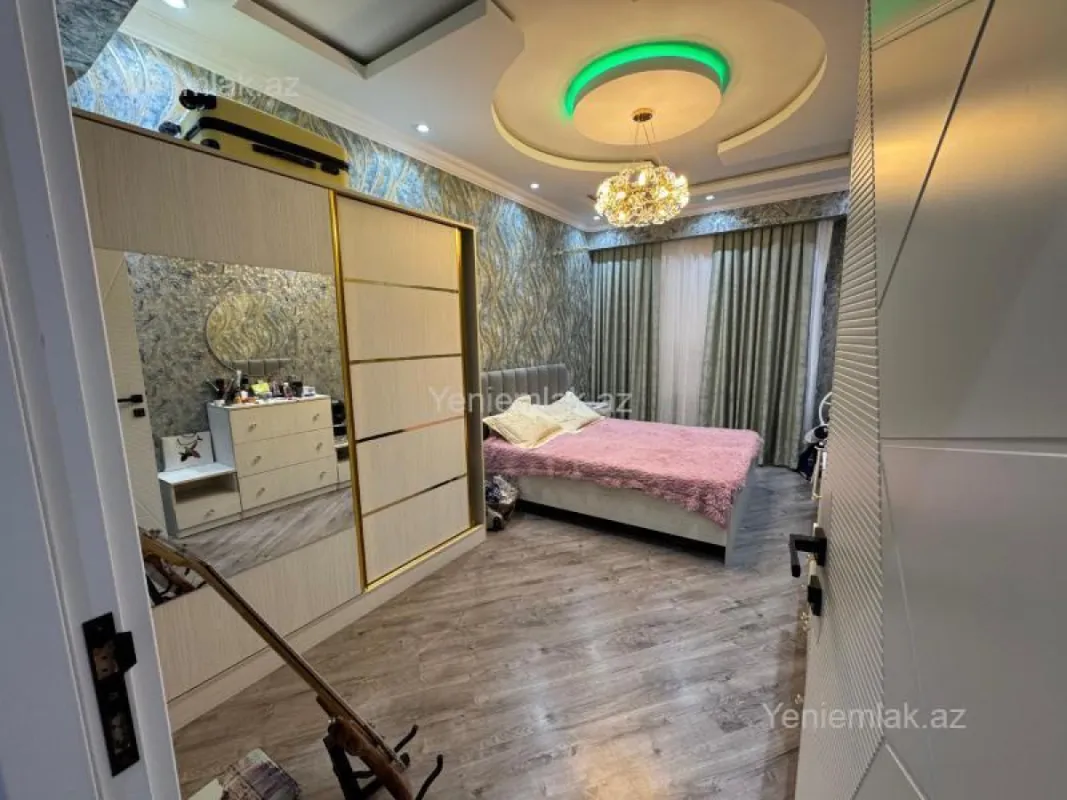 Satılır 3 otaqlı yeni tikili 100 m²