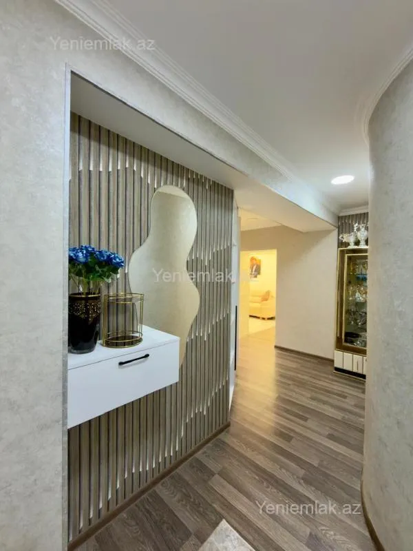 Satılır 3 otaqlı yeni tikili 82 m²