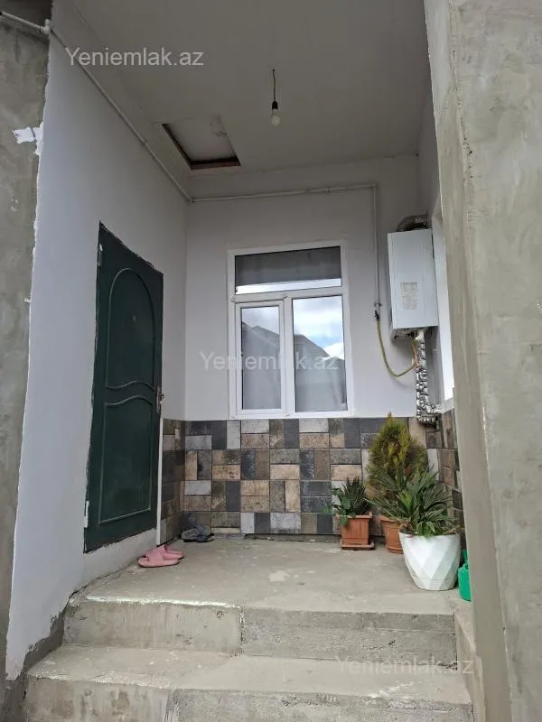 Satılır 3 otaqlı həyət evi 200 m²