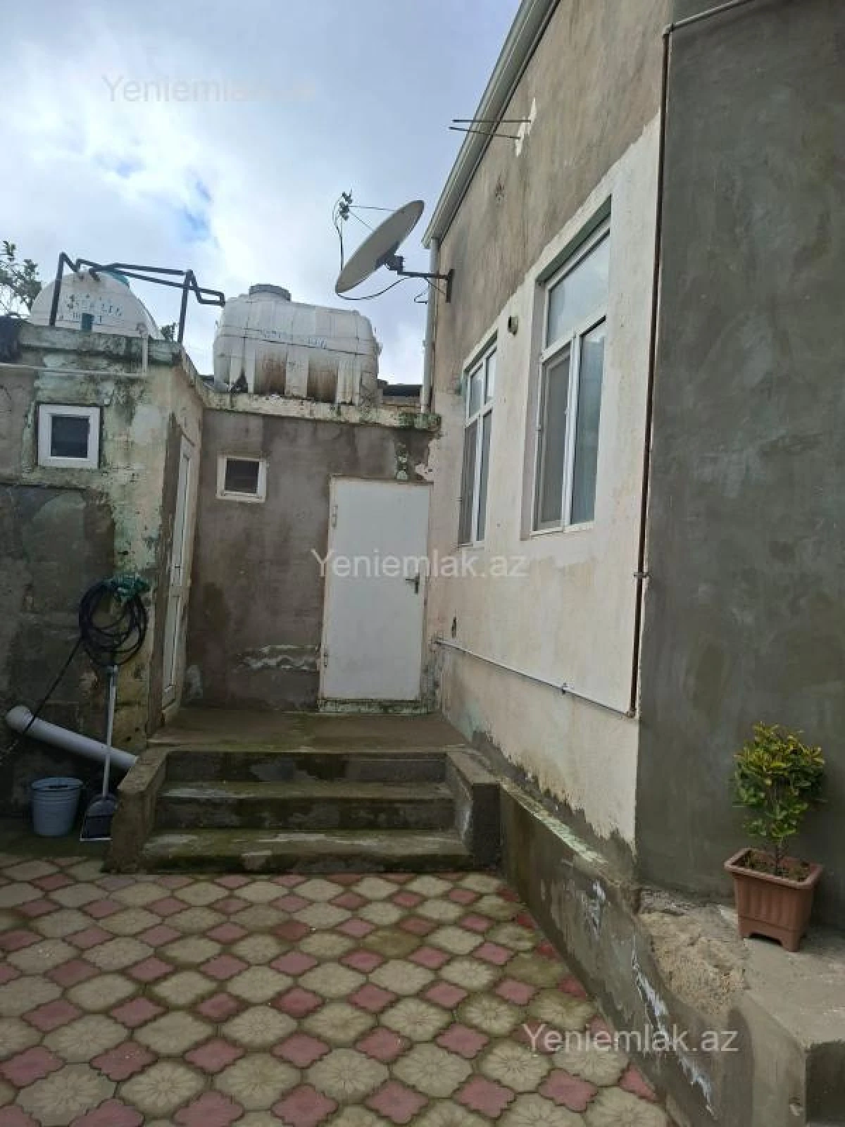 Satılır 3 otaqlı həyət evi 200 m²