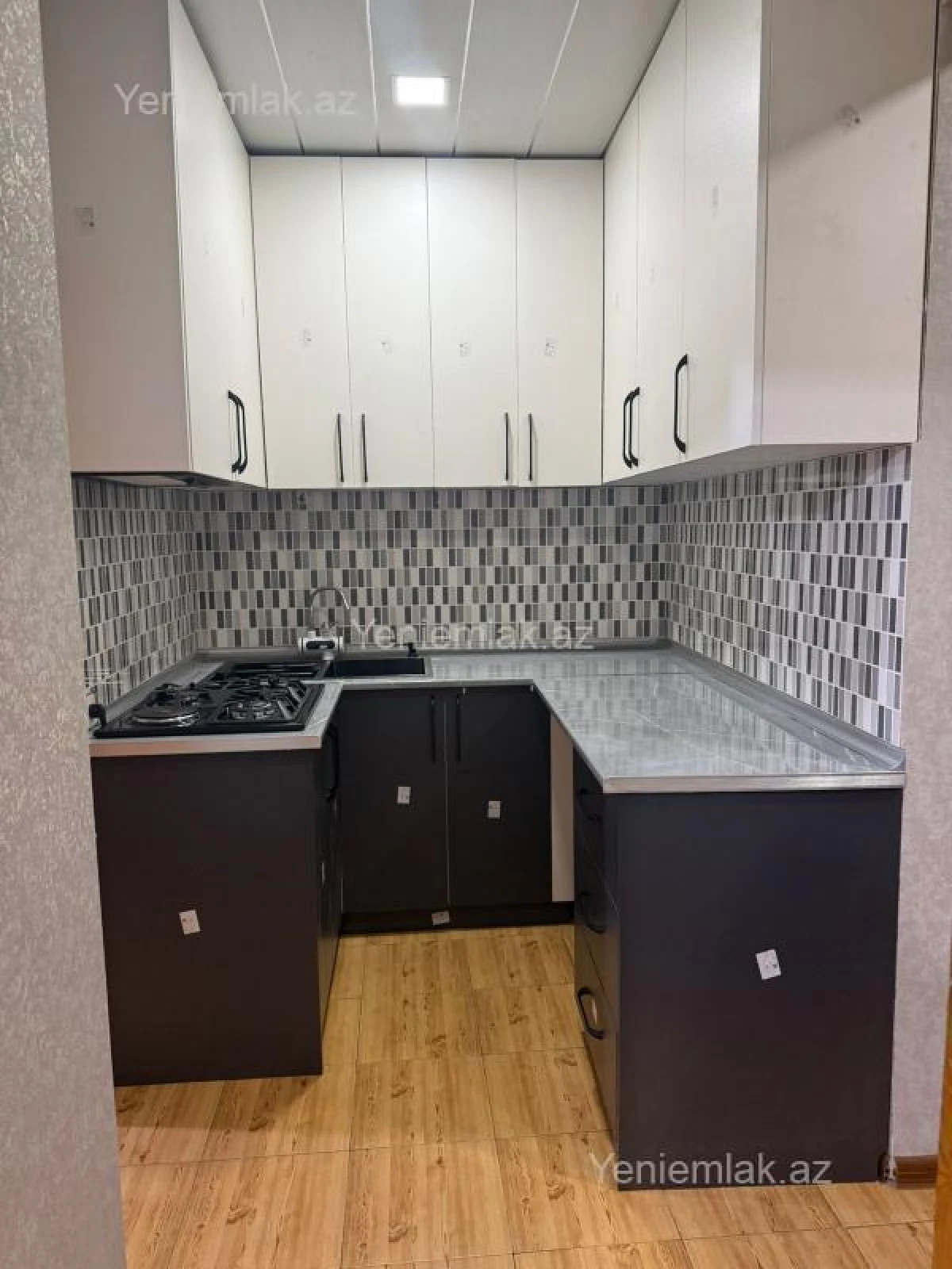 Satılır 2 otaqlı köhnə tikili 40 m²