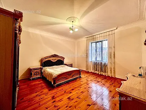 Satılır 7 otaqlı həyət evi 400 m²