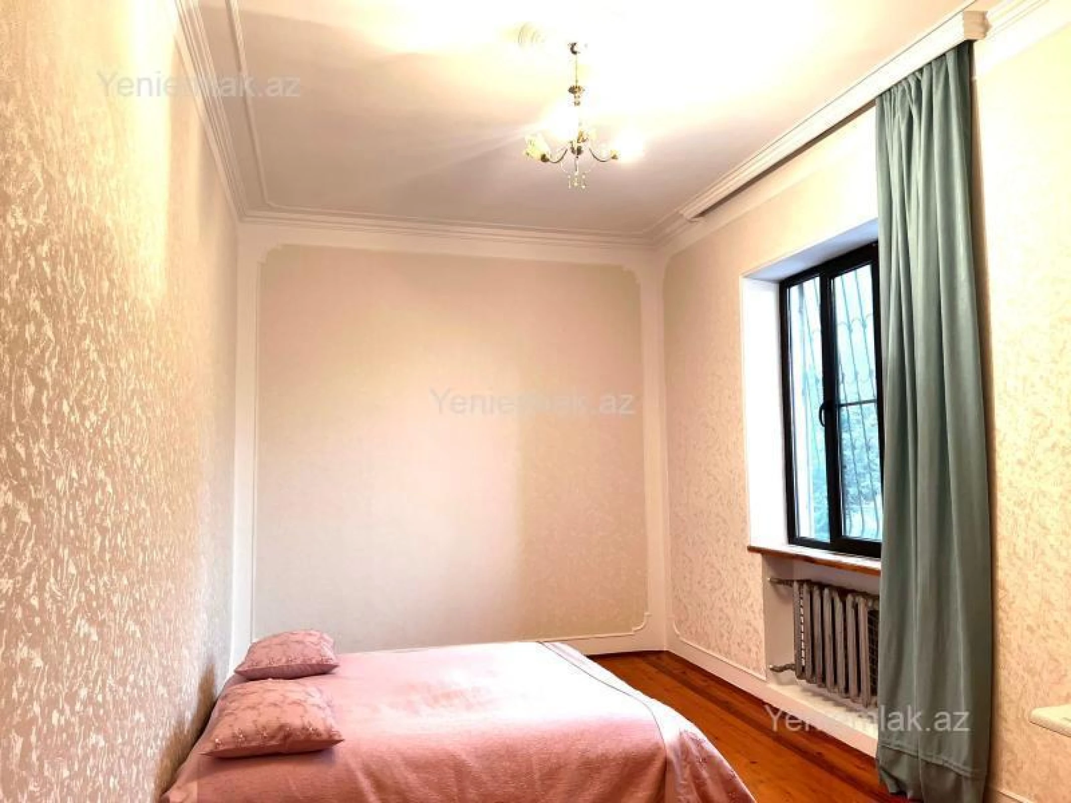 Satılır 7 otaqlı həyət evi 400 m²