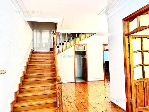 Satılır 7 otaqlı həyət evi 400 m²