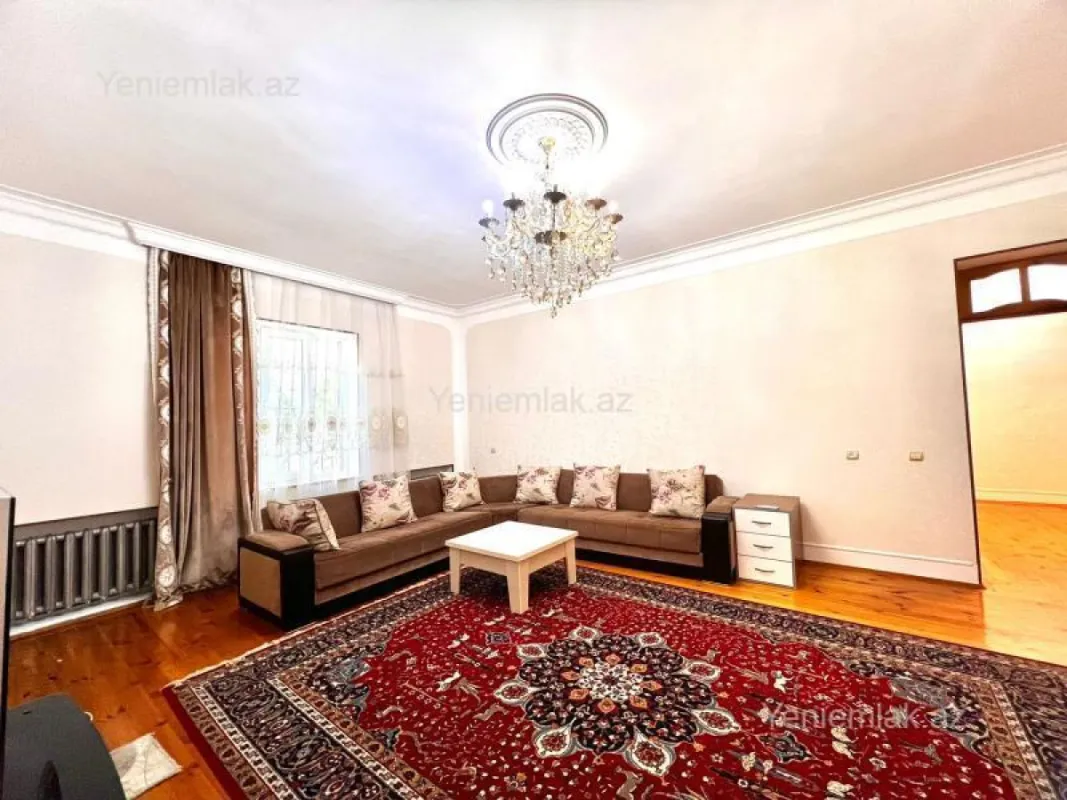 Satılır 7 otaqlı həyət evi 400 m²